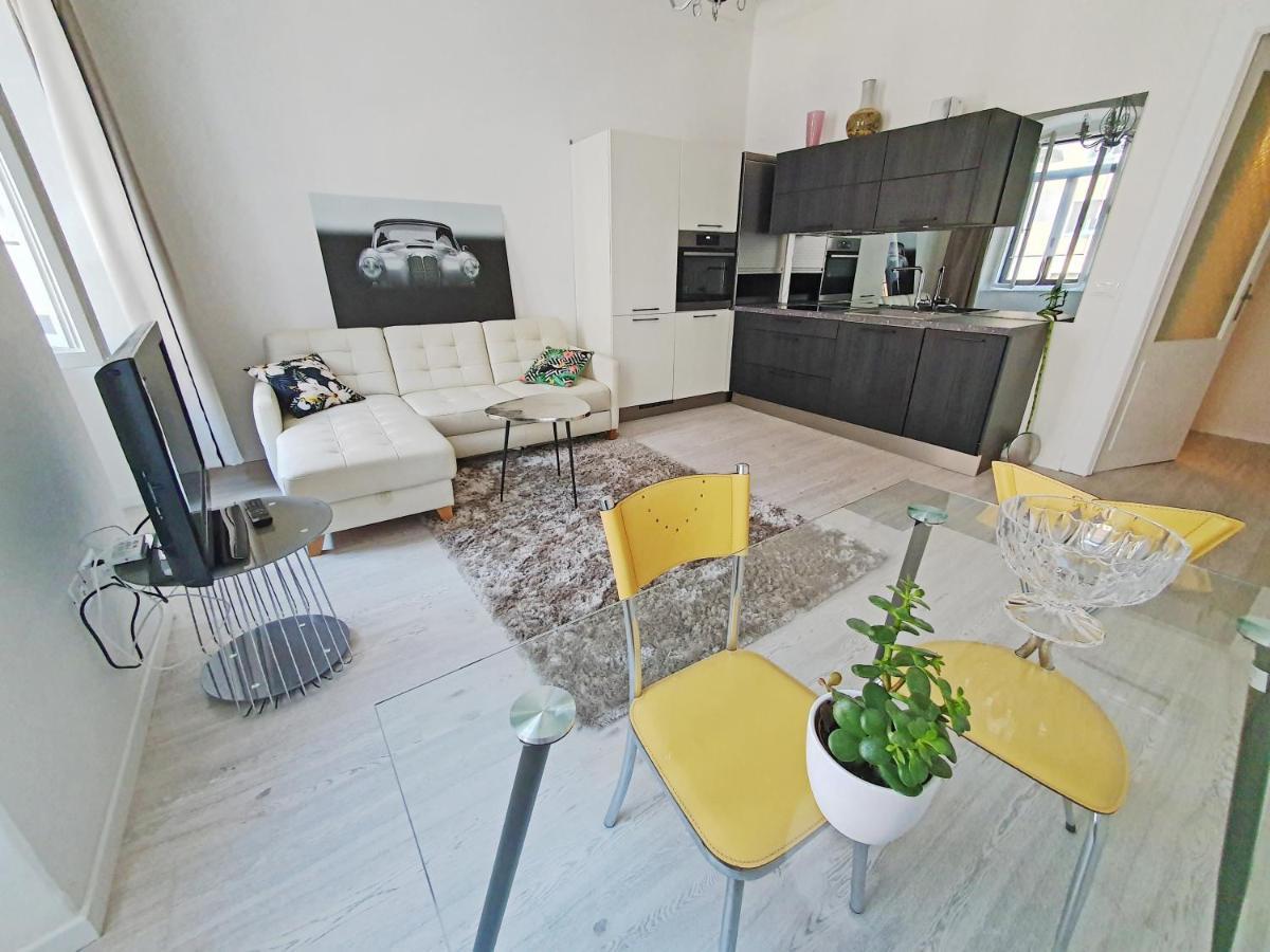 Casa Bianca - 2 Bedroom Design Apartment Trieste Exterior photo